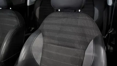 Peugeot 2008 1.2 PureTech Allure 17