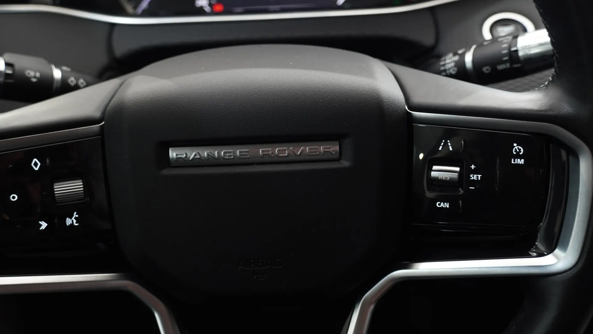 Land Rover Range Rover Evoque 1.5 HYBRID AWD S AUTO 37