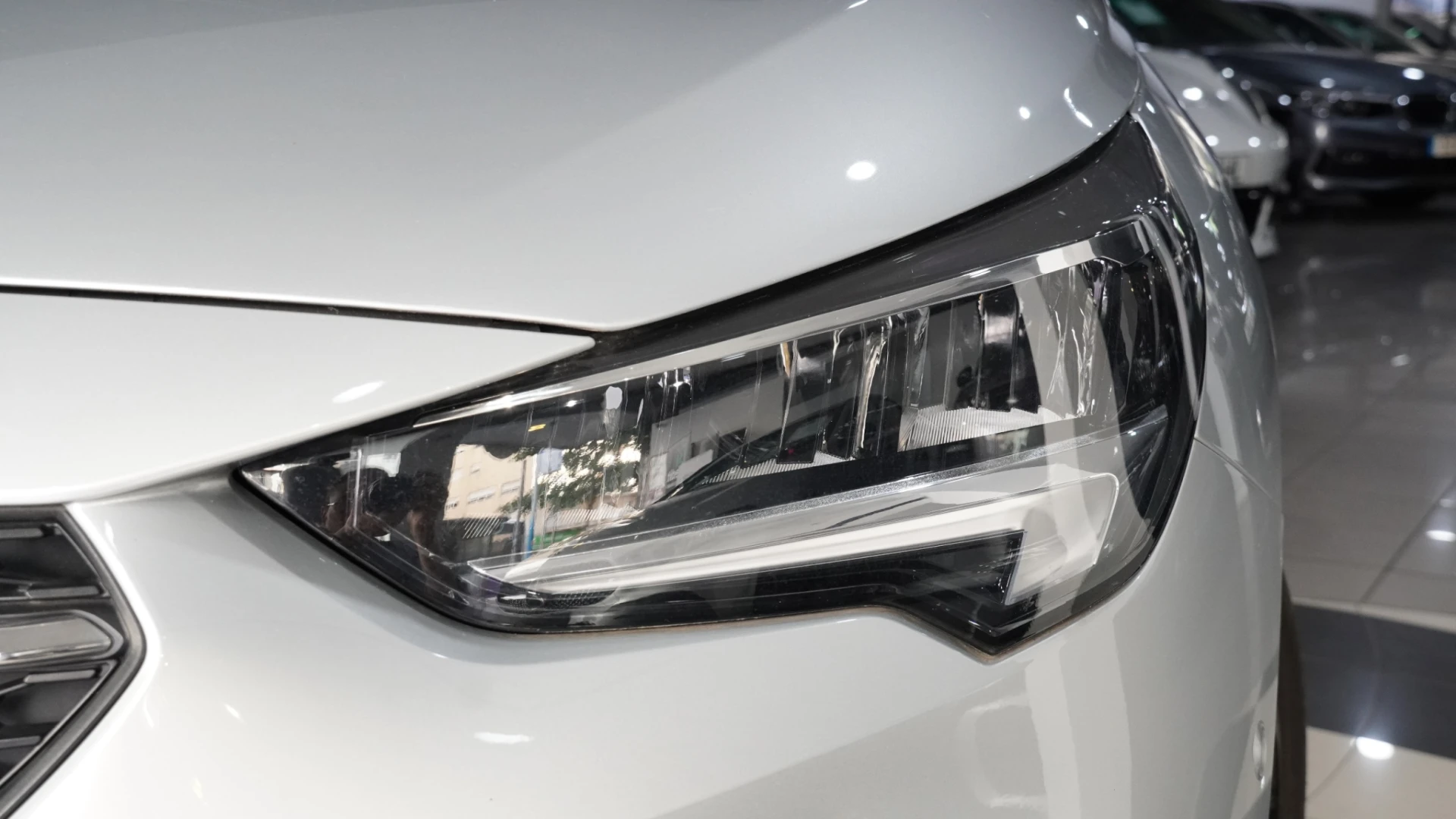 Opel Corsa-e 136CV Elegance 100% Elétrico 3