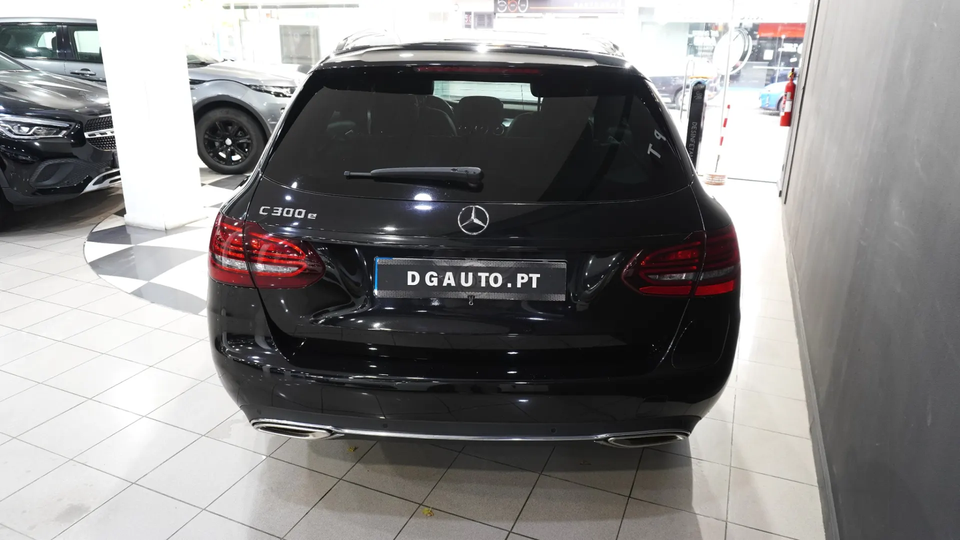 Mercedes-Benz C 300 e Avantgarde 8