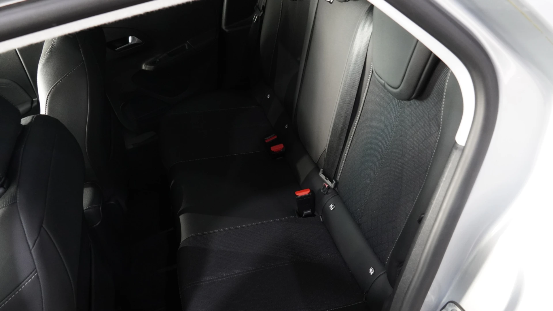 Opel Corsa-e 136CV Elegance 100% Elétrico 30