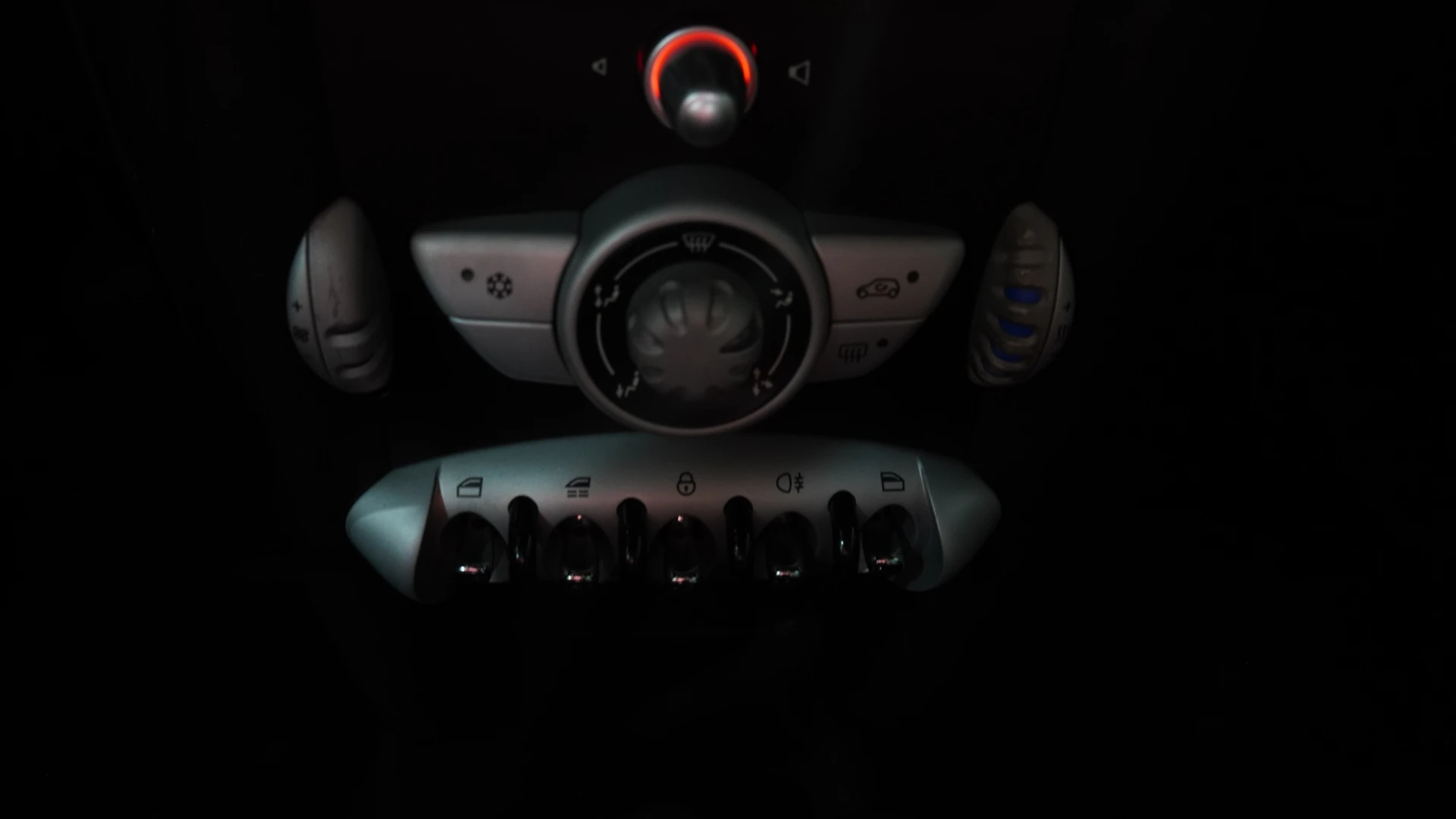 MINI 3 Portas Cooper Cabrio 1.6i 30