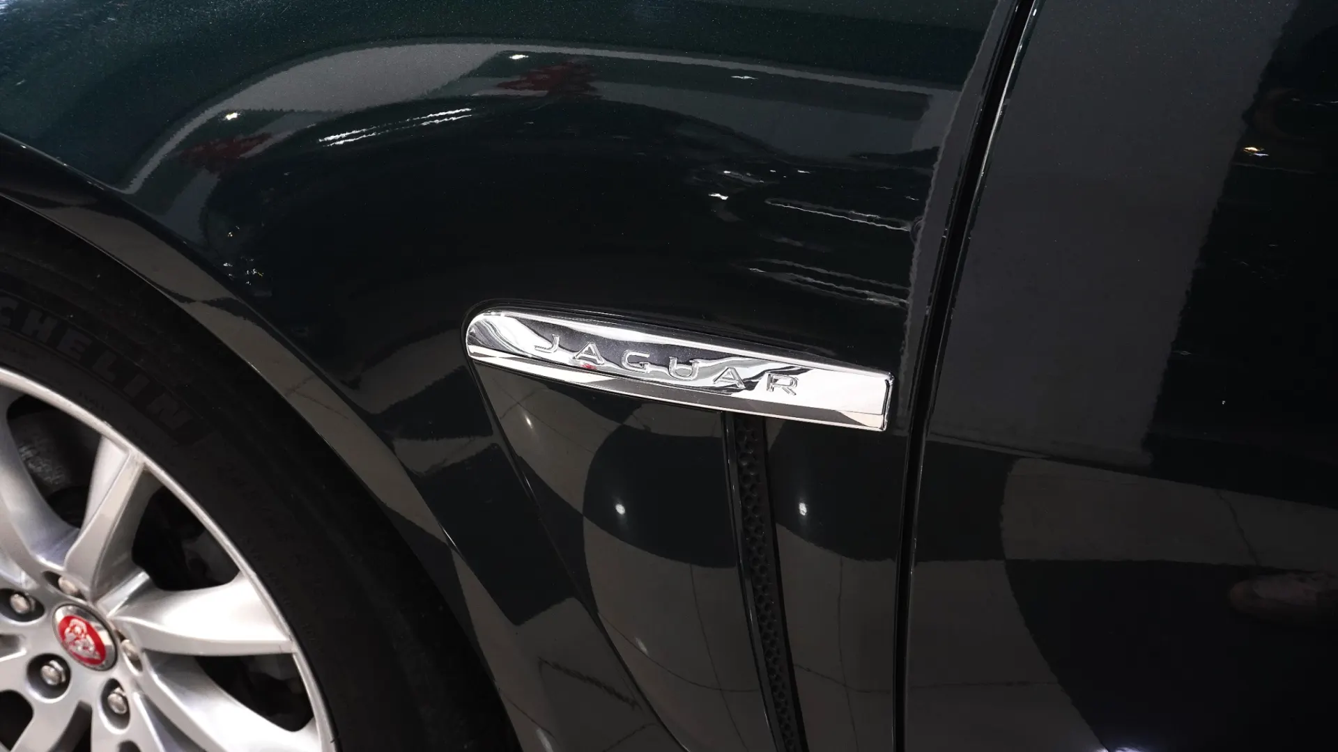 Jaguar XF 3.0 D V6 Luxury 8