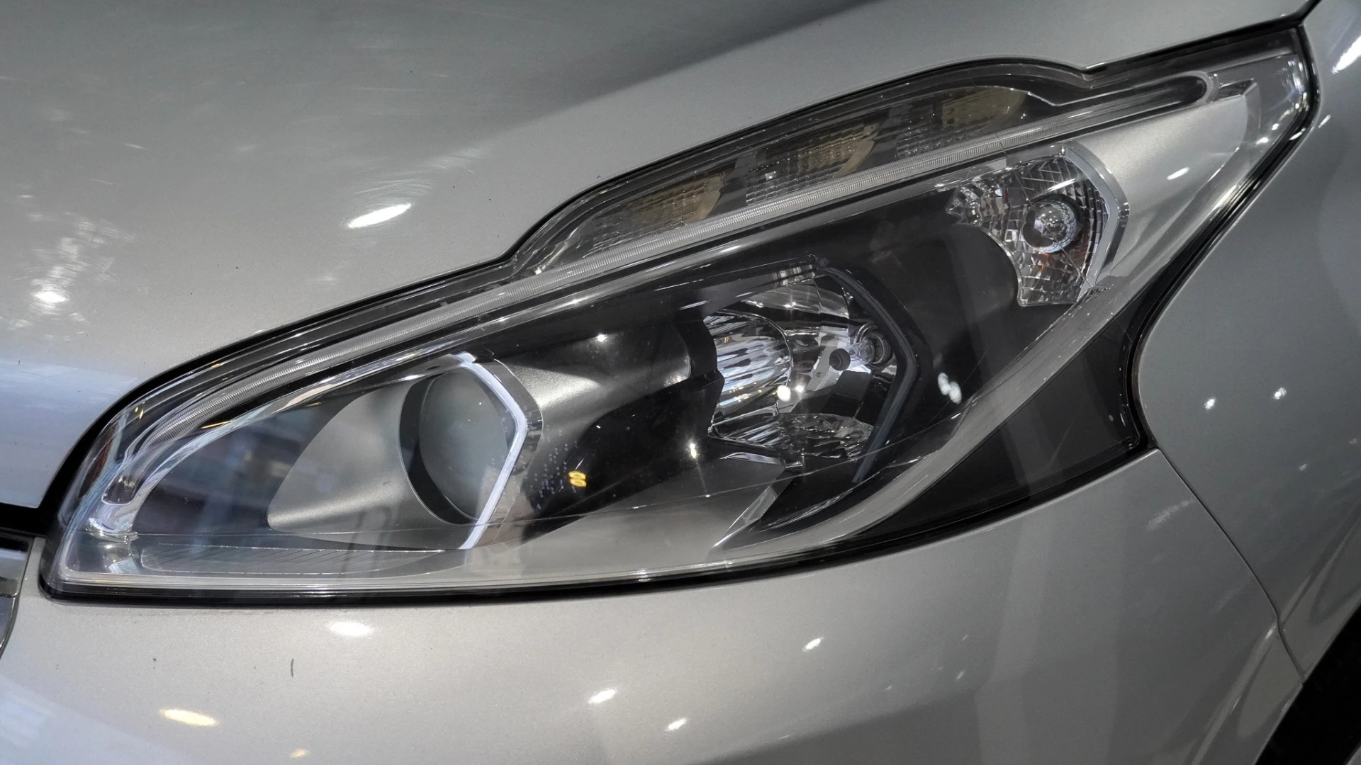 Peugeot 208 1.2 PureTech Active 6