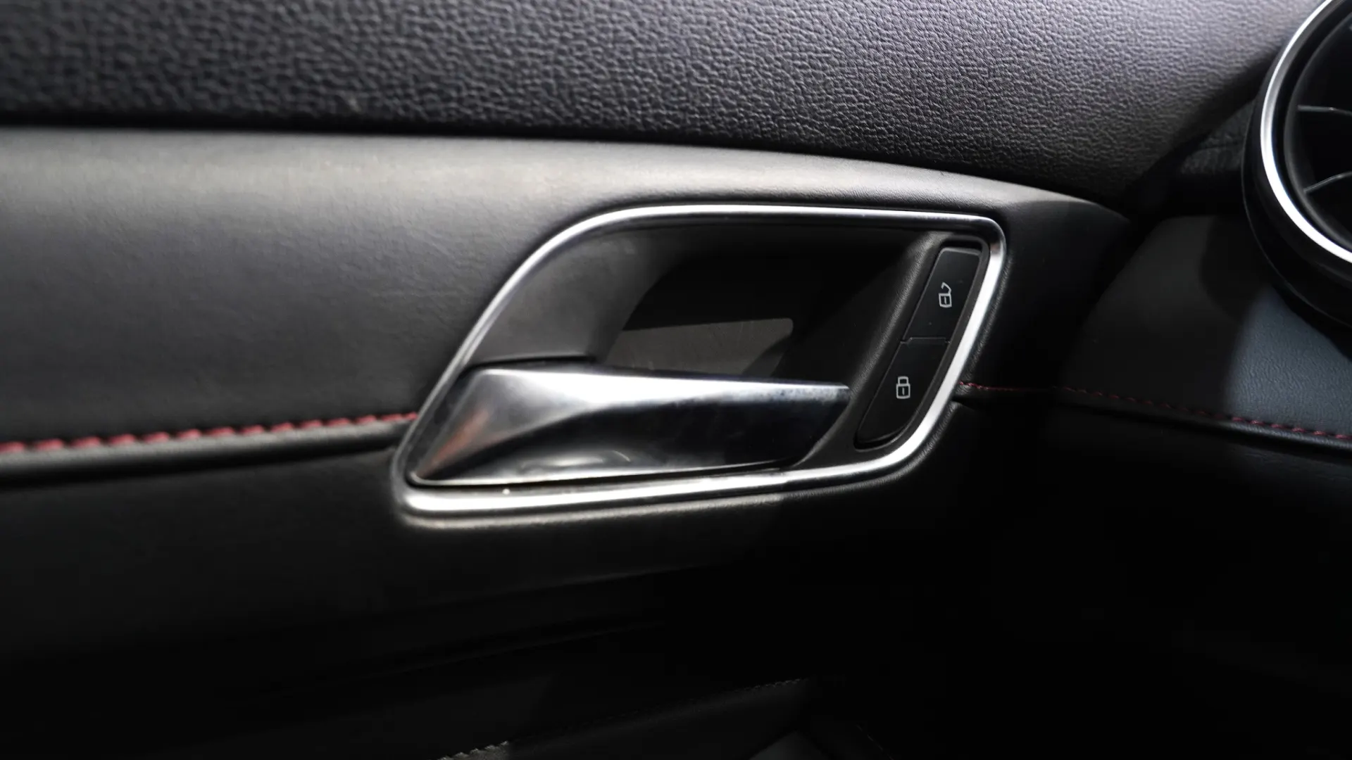 MG EHS 1.5 T-GDI Plug-in Hybrid Luxury 16