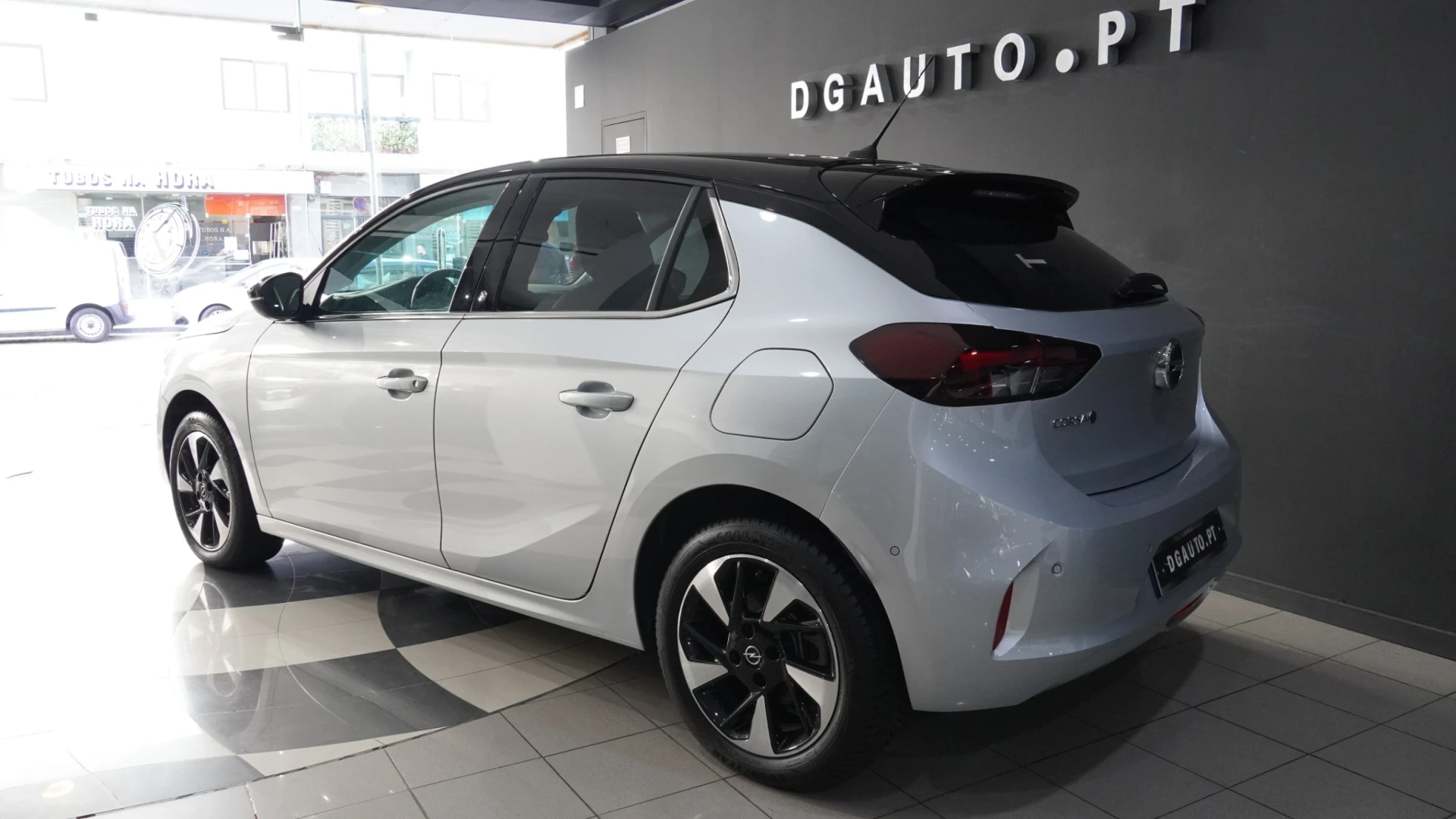 Opel Corsa-e 136CV Elegance 100% Elétrico 10