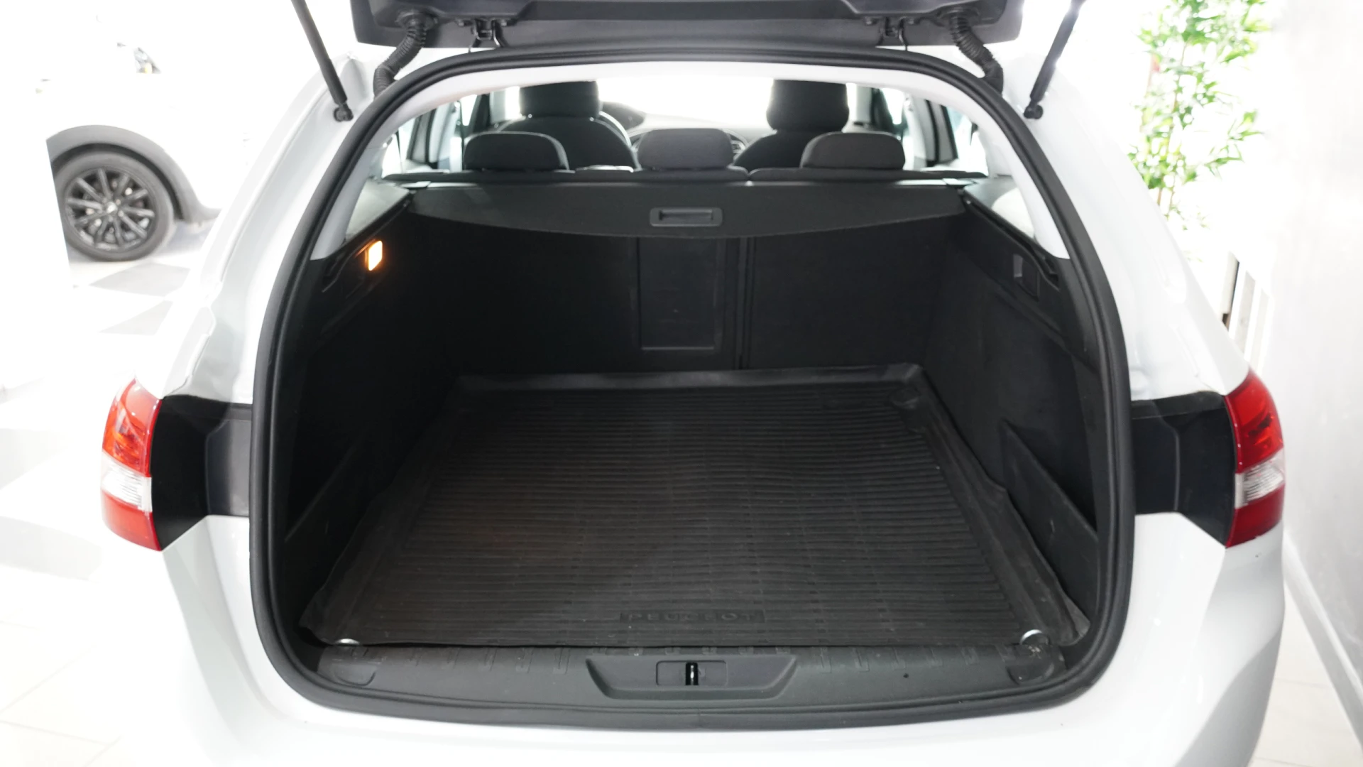 Peugeot 308 SW 1.2 ACTIVE BUSINESS 30