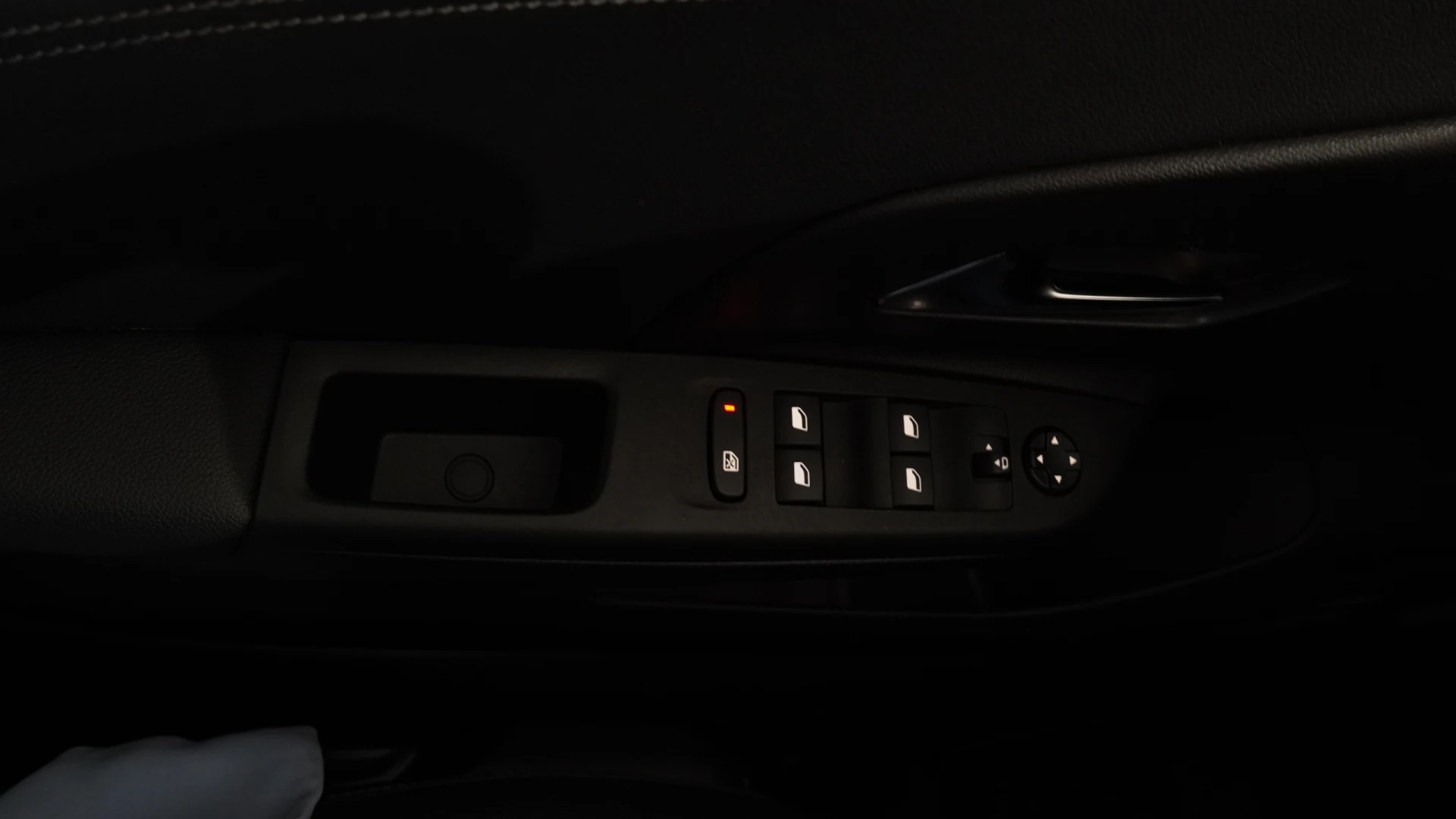 Opel Corsa-e 136CV Elegance 100% Elétrico 21