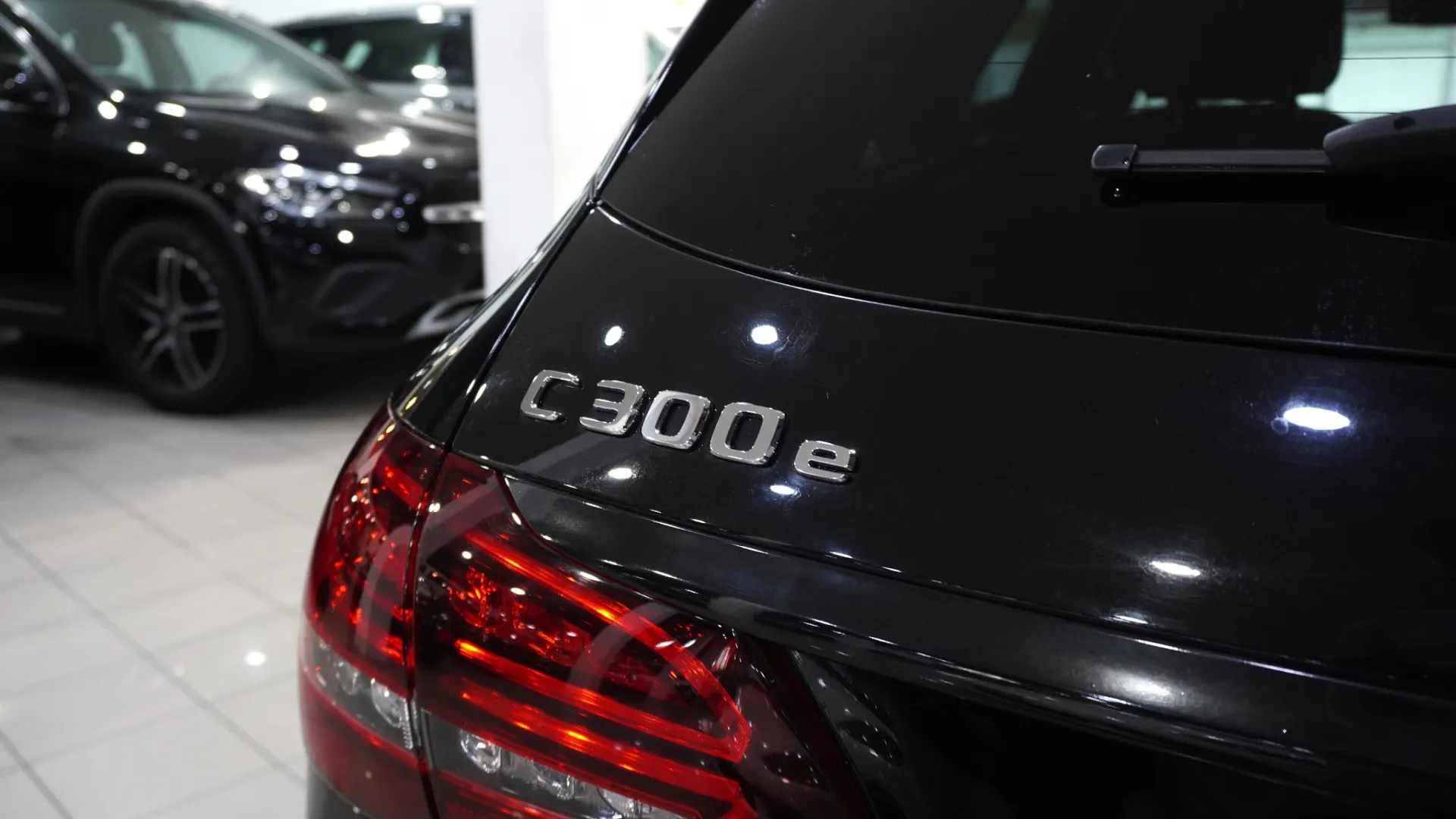 Mercedes-Benz C 300 e Avantgarde 7