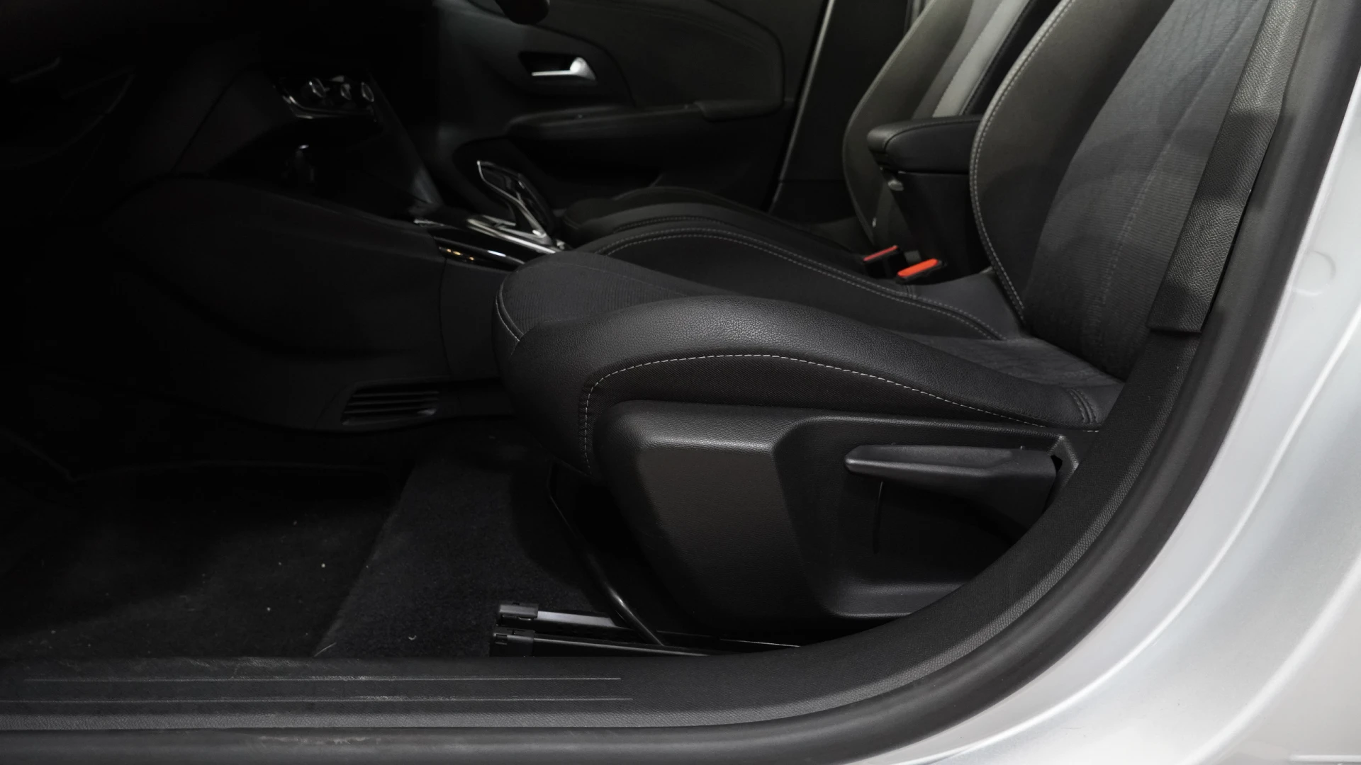 Opel Corsa-e 136CV Elegance 100% Elétrico 18