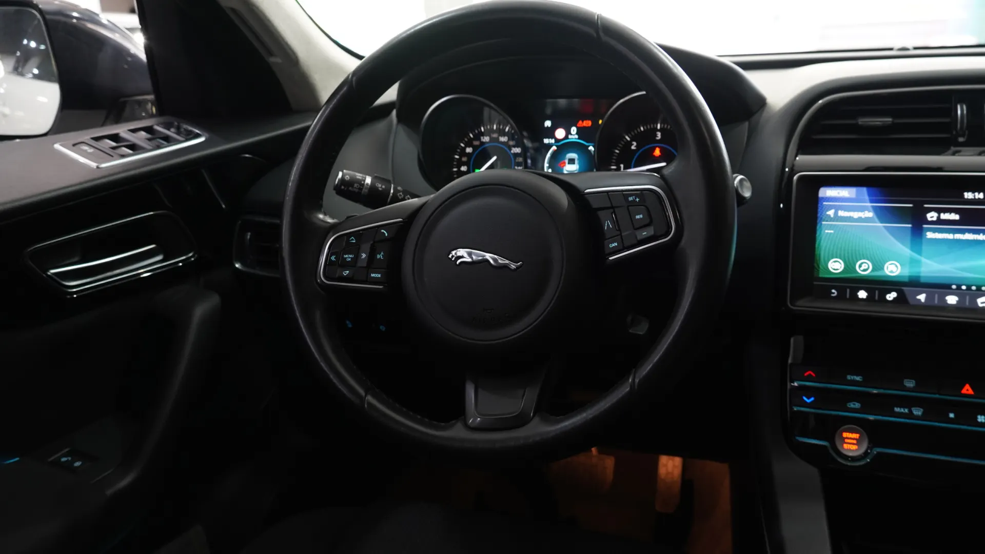 Jaguar F-Pace 2.0d Prestige - AWD 22