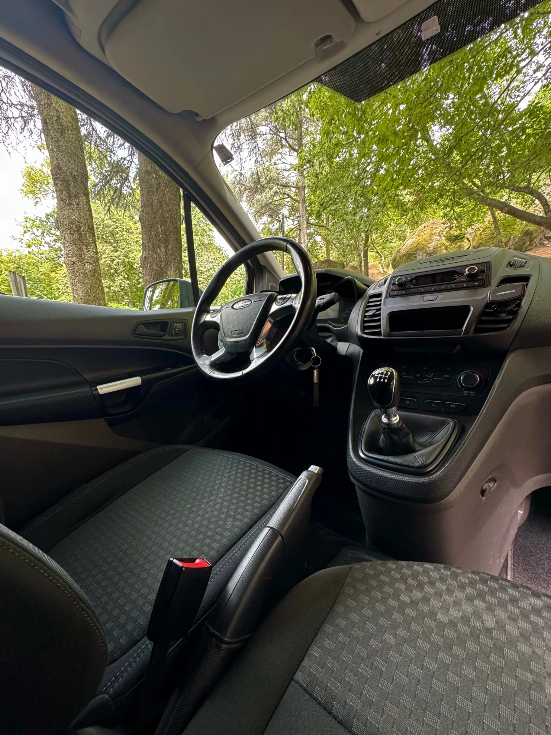Ford Transit Connect 8