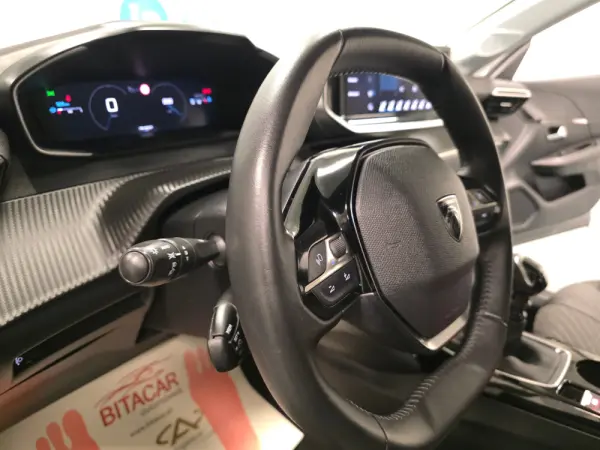 Peugeot 208 ALLURE 103