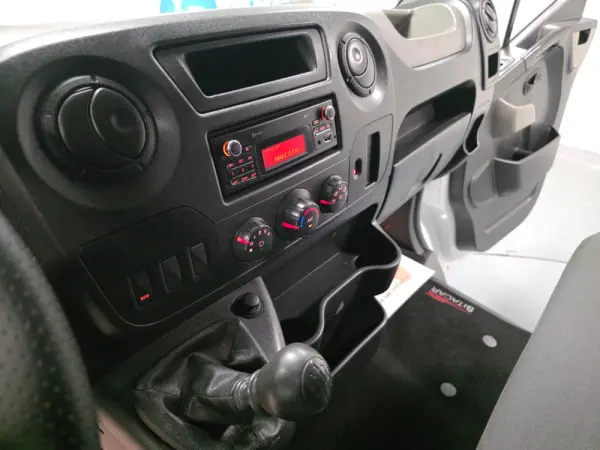 Renault Master 2.3 DCI 130CV BASCULANTE 89
