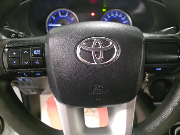 Toyota Hilux 2.4 D-4D 2WD CD 19