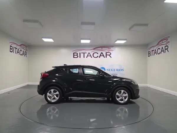 Toyota C-HR 1.8 HSD CONFORT 29