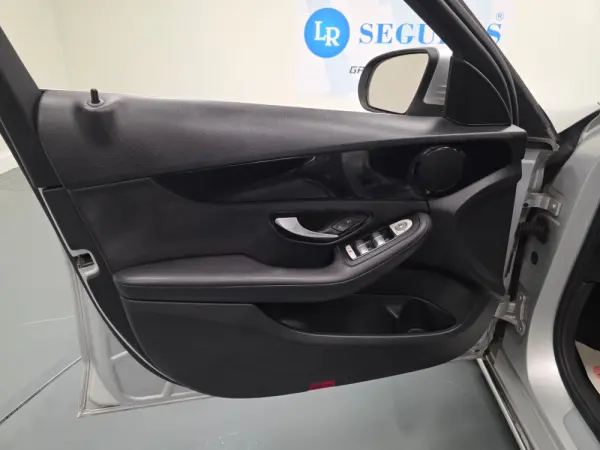 Mercedes-Benz C 200 D BLUETEC STATION 77