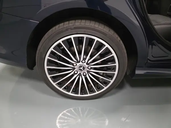 Mercedes-Benz CLA 180 d Shooting Brake Urban 60