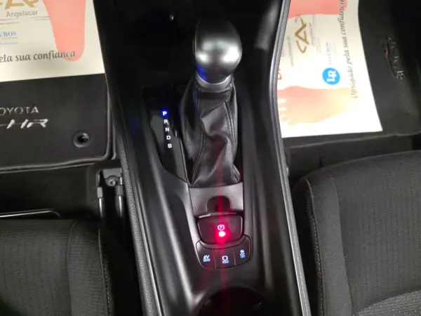 Toyota C-HR 1.8 HSD CONFORT 108