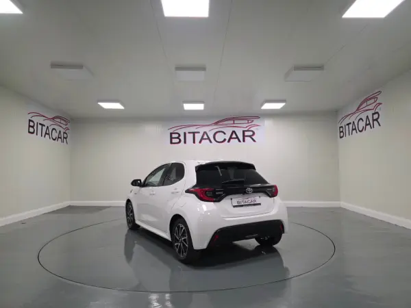 Toyota Yaris 1.5 HDF EXCLUSIVE 21