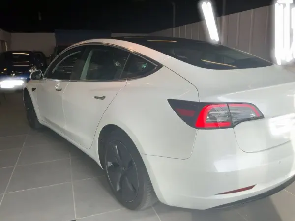 Tesla Model 3 Long Range Dual AWD AWD 2
