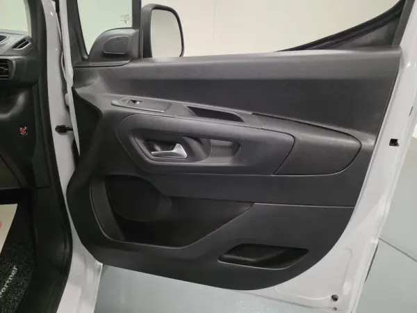 Peugeot Partner 1.5 BLUEHDI 100CV LONGA CAMARA TRASEIRA 81