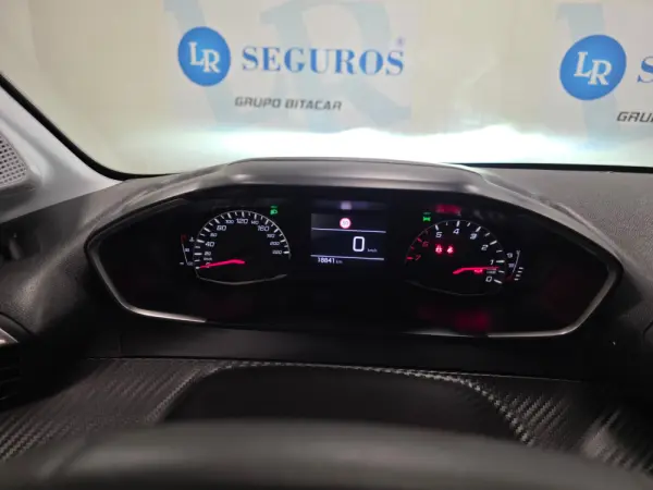 Peugeot 208 1.2 STYLE 85