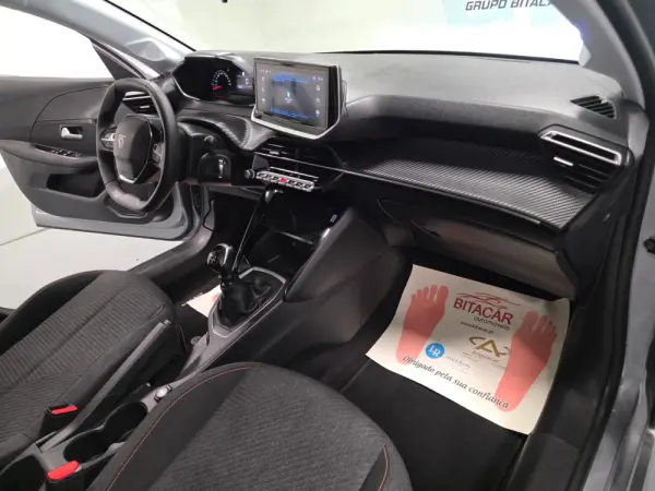 Peugeot 208 1.2 STYLE 64