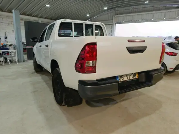 Toyota Hilux 2.4 D-4D 2WD CD 2