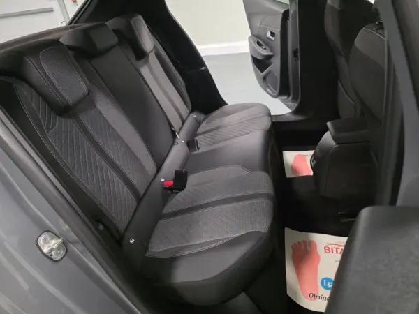 Peugeot 208 ALLURE 65