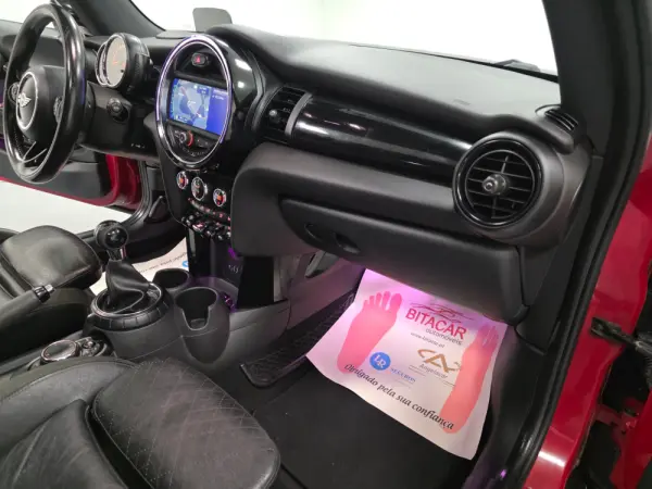 MINI 3 Portas Cooper D 61