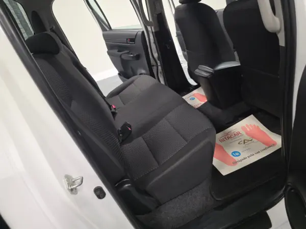 Toyota Hilux 2.4 D-4D 4WD CD CH 59