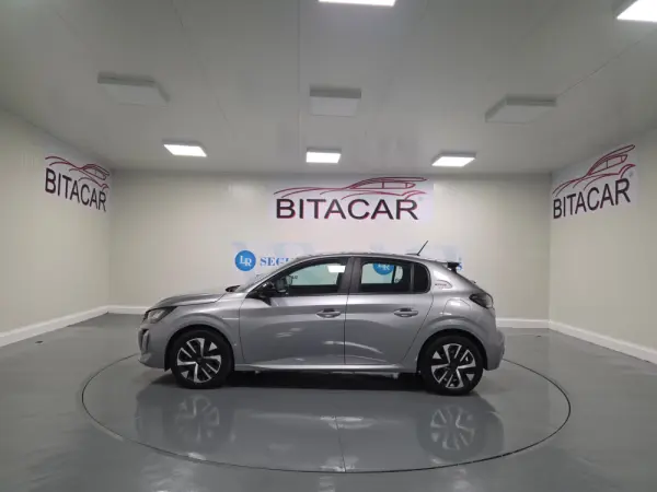 Peugeot 208 1.2 STYLE 15