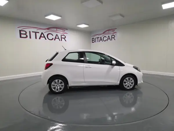 Toyota Yaris BIZZ 1.4 D-4D 90CV IVA DEDUTIVEL 48