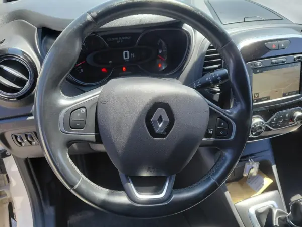 Renault Captur 1.5 DCI EXCLUSIVE 12