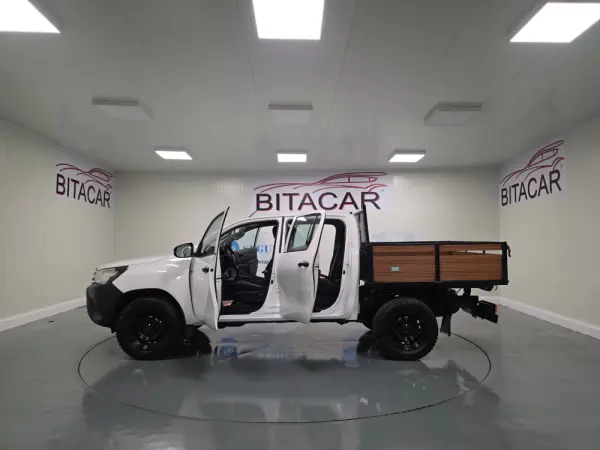 Toyota Hilux 2.4 D-4D 4WD CD CH 38
