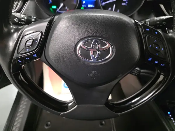 Toyota C-HR 1.8 HSD CONFORT 86