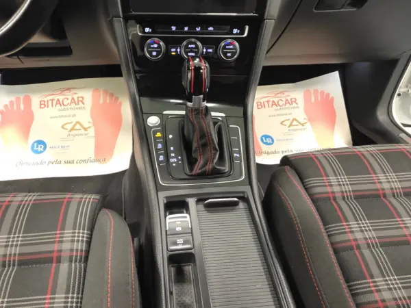 Volkswagen Golf 2.0 TSI GTI DSG Performance 107