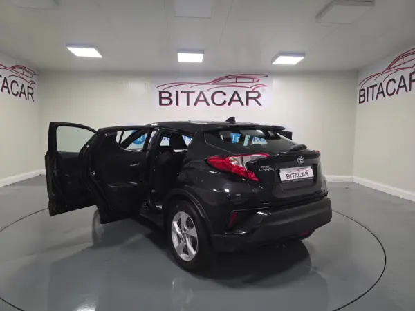 Toyota C-HR 1.8 HSD CONFORT 36