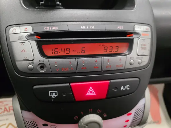 Citroen C1 1.0  Attraction 8