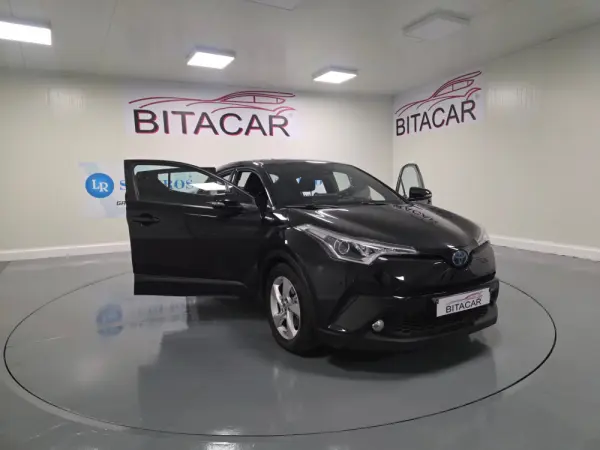 Toyota C-HR 1.8 HSD CONFORT 12