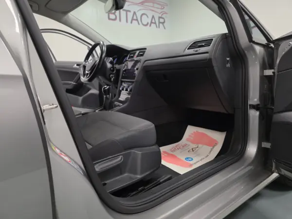 Volkswagen Golf 1.6 TDI CONFORTLINE 73