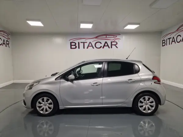 Peugeot 208 1.6 BlueHDi Active 19