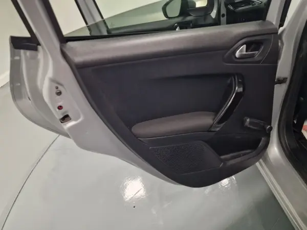 Peugeot 208 1.6 BlueHDi Active 42