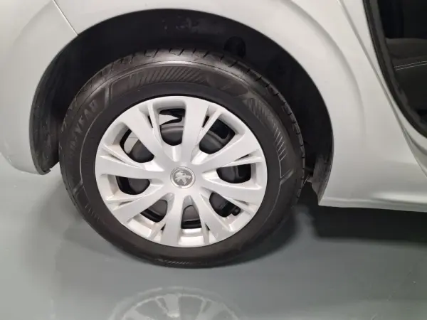 Peugeot 208 1.6 BlueHDi Active 46