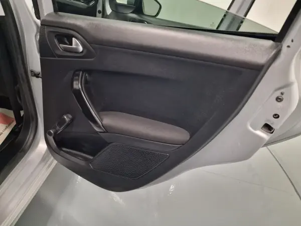 Peugeot 208 1.6 BlueHDi Active 49
