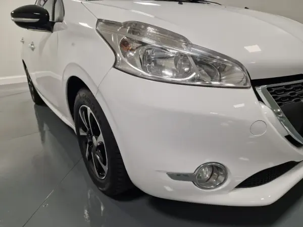 Peugeot 208 1.4 HDi Active 5