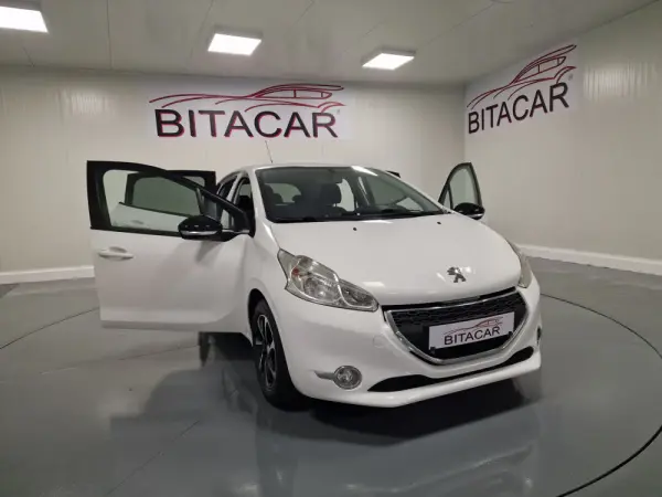 Peugeot 208 1.4 HDi Active 14