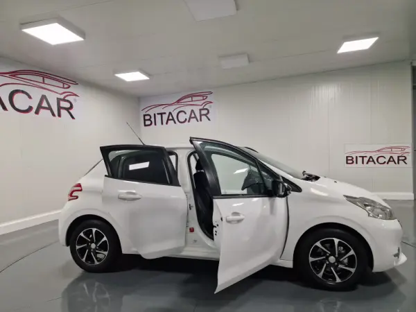 Peugeot 208 1.4 HDi Active 15