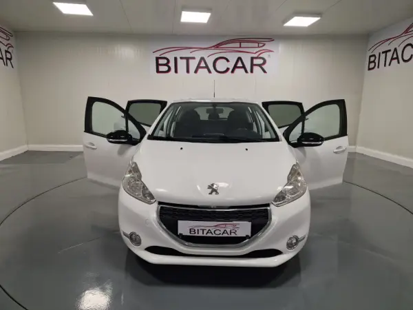 Peugeot 208 1.4 HDi Active 17